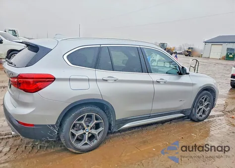 2017 BMW X1 xDrive28I z USA, uszkodzony, nr VIN WBXHT3Z36H4A53787